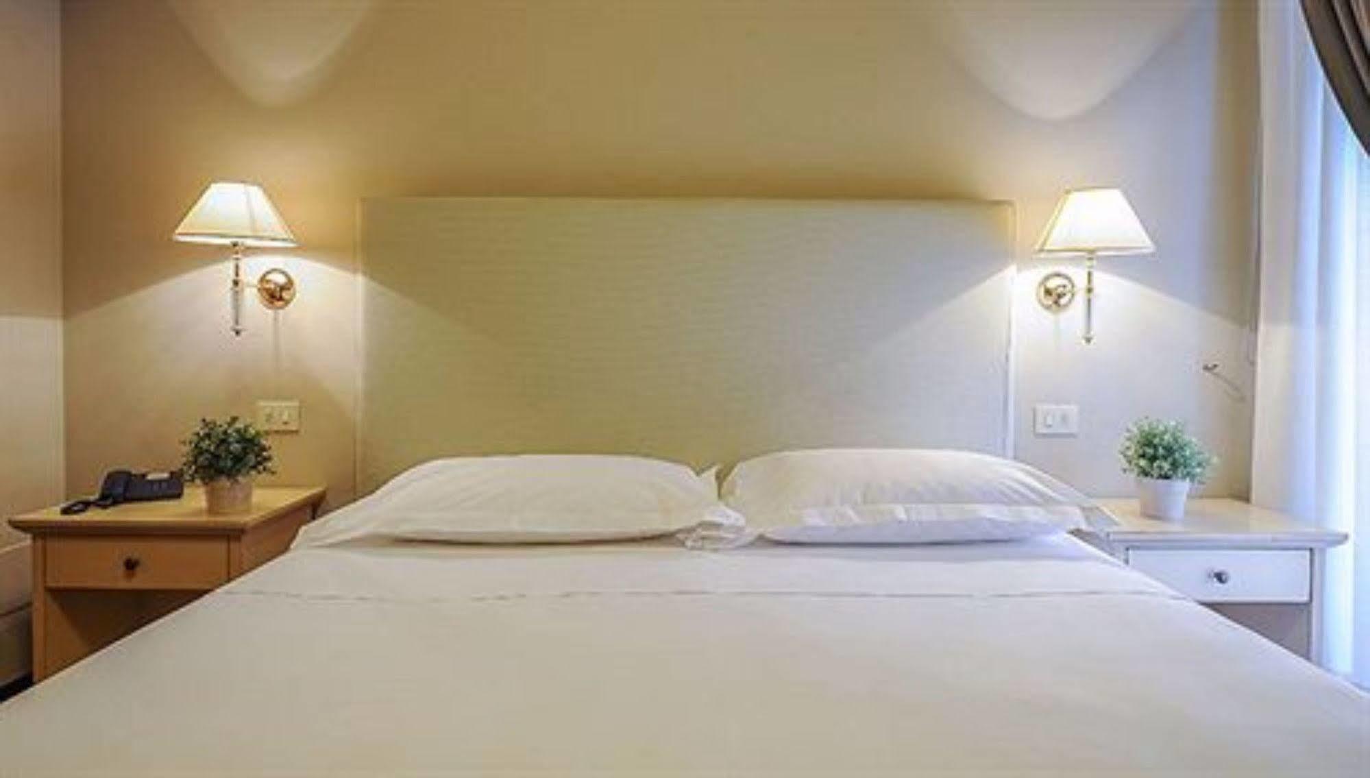 Hotel Torino Parma Esterno foto